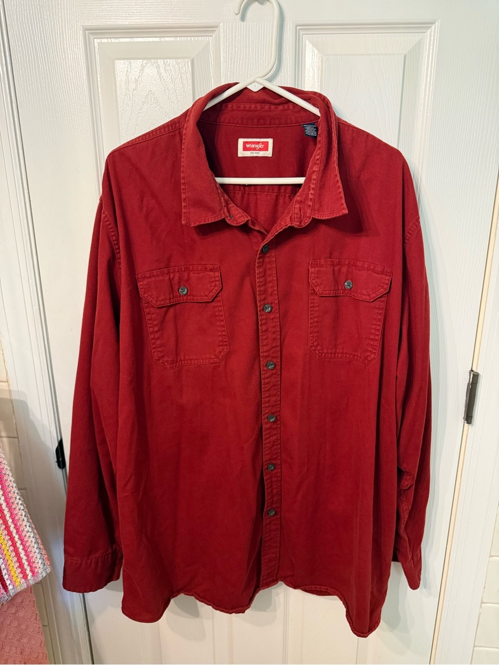 Wrangler Men's Brick Red Long-Sleeve Button-Down Shirt